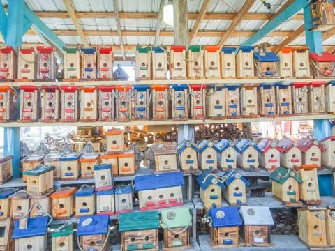  array of handmade birdhouses for sale array of handmade birdhouses for sa... 스톡 사진