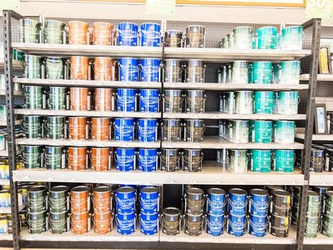 Array of Interior Paint Cans on Store Shelves Stock-Fotos