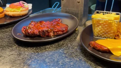 An array of meals at a restaurant. 库存影片 344010908