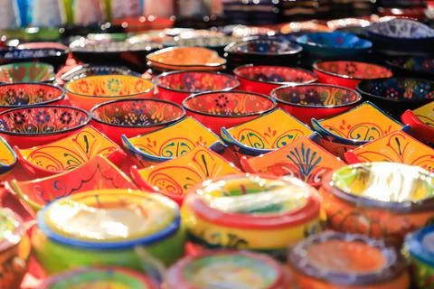 Array of uniquely designed porcelain plates Foto stock