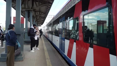 Arrival of the MCD train at Tsaritsyno station and boarding passengers Stock-Footage 190514537