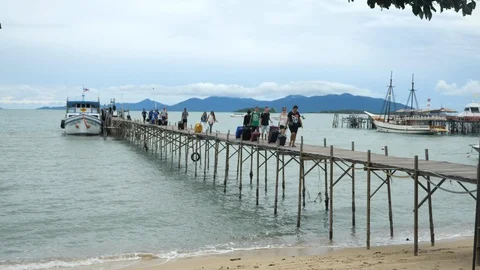 Arrival to Pier Video stock 96045054