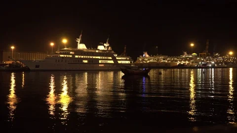 Arriving at Mascat, Oman Stock Footage 71487426