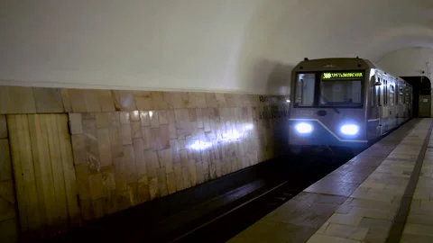 Arriving subway train 80-760 Oka at metro station Avamotornaya in Moscow Video stock 88243109