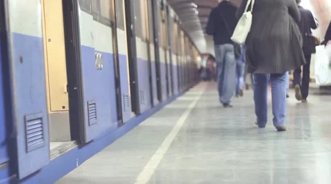 Arriving by train at subway platform 스톡 동영상 41508982
