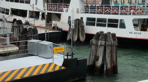 Arriving at venice Stock-Footage 23362652