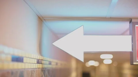 The arrow, the direction indicator at the station, points to the left. Stock-Footage 121241245