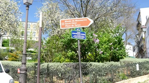 Arrow pointer to Museum of Montmartre and the Sacre Coeur Stock Footage 49677741