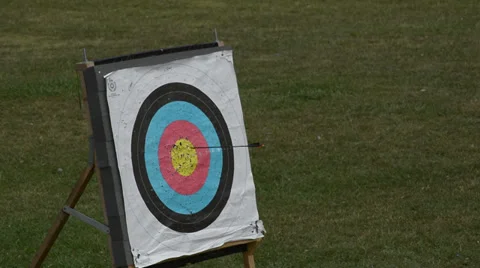 Arrows hitting target HD Stock Footage 39902464