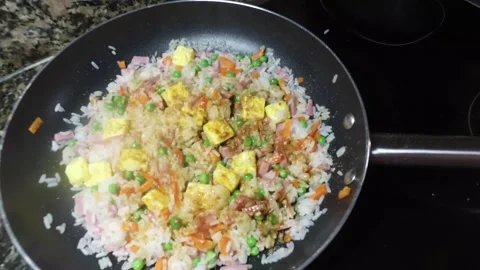 Arroz a la sarten Stock Footage 135980992