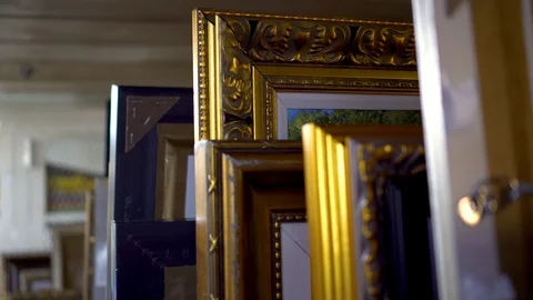 Art frames standing in a row storage pattern for painting 库存影片 106664325