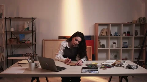 Art school female artist tutorial video pretty Vídeo Stock 167448435