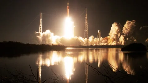 Artemis Deep Space Exploration: Launch of Orion Spacecraft at Kennedy Space.. Stock-Footage 243625106