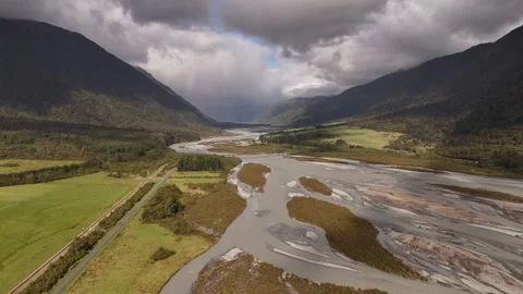 Arthurs Pass and the Bealey River. Видео 333016370