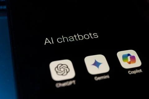 Artificial intelligence assistant language models on smartphone screen. ChatGPT Foto stock
