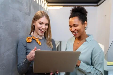 Artificial intelligence, programming innovation. Teamwork with laptops for .. Foto stock