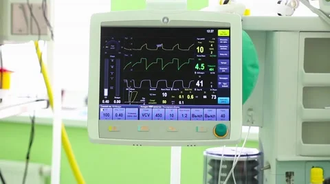 Artificial ventilation of lungs 스톡 동영상 64015805