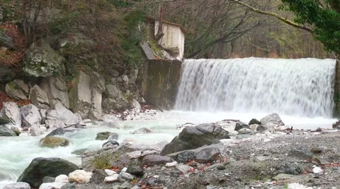 Artificial waterfall on the river  Termopotamos. 4K 스톡 동영상 61775893