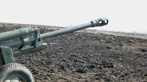 Artillery prepares to make a shot. Stock Footage 63087774