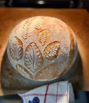 Artisan Bread featuring an Intricate Leaf Design that is visually stunning and Foto stock