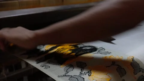 Artisan crafting textile Stock-Footage 346726627