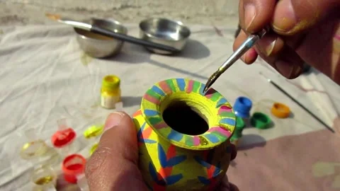 Artisan creating a beautiful pot 스톡 동영상 154409956