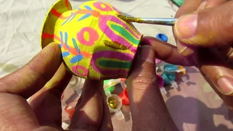 Artisan creating a beautiful pot Video stock 154411215