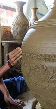 Artisan Decorating Pottery Foto stock