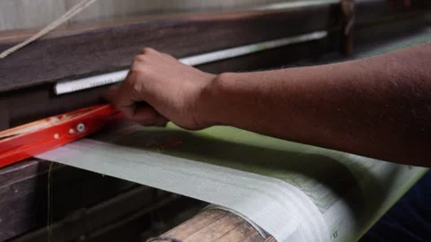 Artisan weaving fabric Stock-Footage 346726646