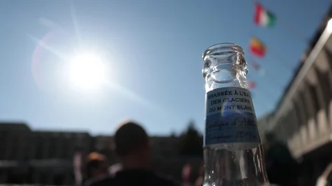 Artistic shot, timelapse of flags, sun pass, ski trip, no branding Stock Footage 101304929