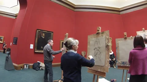 Artists drawing In Art Gallery Stock-Footage 38305761