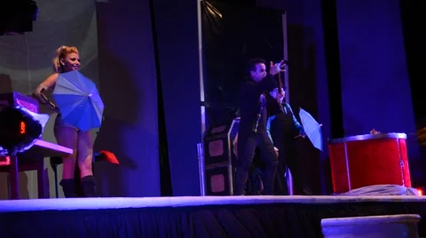 Artists performing magic performance Vidéo 54149259
