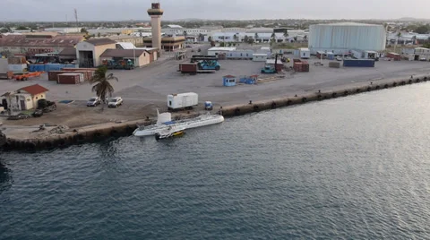 Aruba docked submarin Stock Footage 32118752