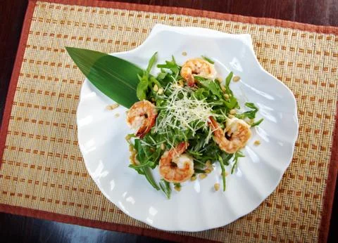 Arugula salad with prawn Foto stock