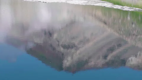 Asahidake reflected in the lake 스톡 동영상 162028297