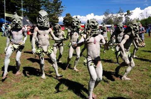 Asaro Mudman tribe man in Mount Hagen festival, Papua New Guinea Foto stock