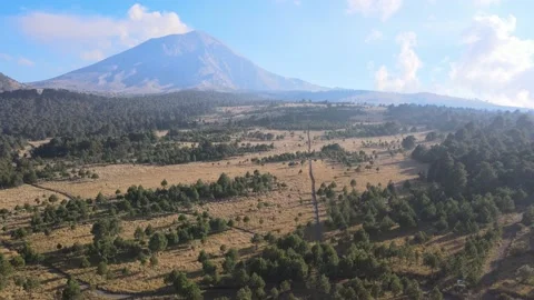 Ascend tilt volcano Video stock 153108982