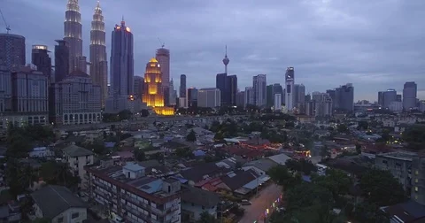 Ascending Drone Footage of Downtown Kuala Lumpur, Malaysia Video stock 72727341