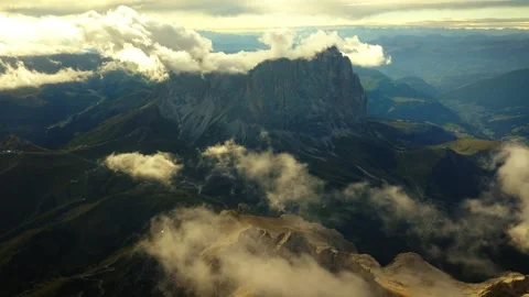 Ascending Drone Shot over Clouds Revealing Langkofel, Dolomites Video stock 316669037