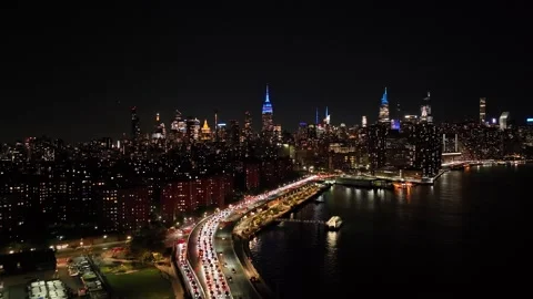 Ascending Push In Over FDR Drive Traffic Toward Empire State Stock Footage 345293004