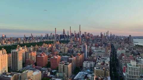 Ascending Push In Over Upper West Side Toward Midtown and Billionaires Row Stock-Footage 345293260