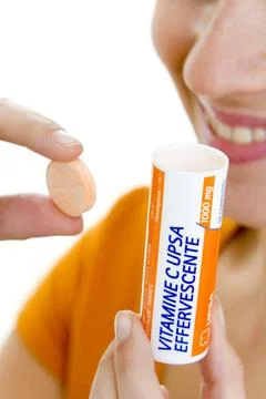  Ascorbic acid Vitamin C in effervescent tablet. Copyright: xBRUNOx/xIMAGE... Photos