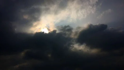 The ash light cloud:  Time lapse Stockbeeldmateriaal 80148659