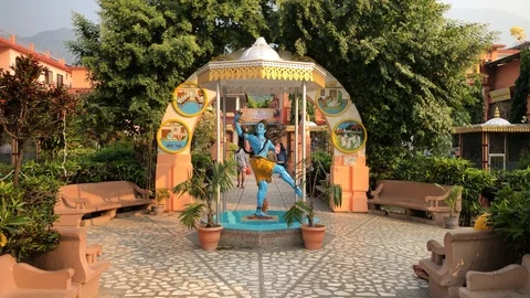 Ashram Parmat Niketan inside view, Rishikesh Stock Footage 119004408