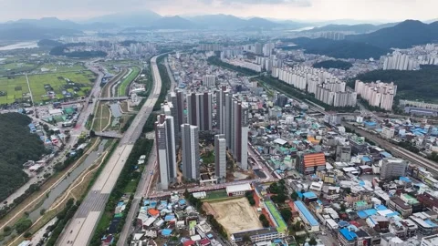 Asia Landmark I-Park The Sharp construction site in Wonpyeong dong, Gumi cit Vidéo 252056684