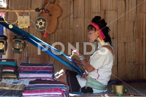 ASIA THAILAND CHIANG MAI WOMEN LONGNECK Stock Photos