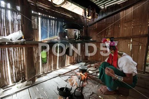 ASIA THAILAND CHIANG MAI WOMEN LONGNECK Stock Photos