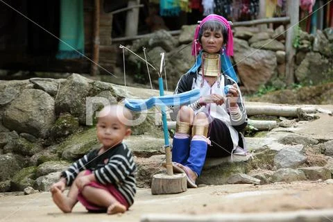 ASIA THAILAND CHIANG MAI WOMEN LONGNECK Stock Photos