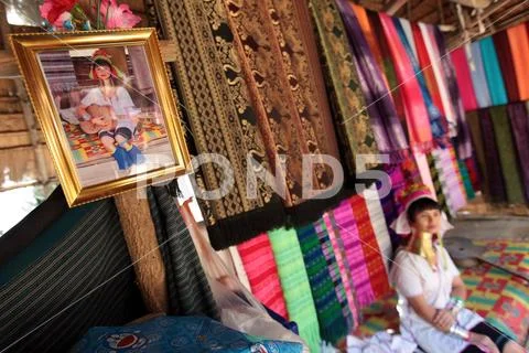 ASIA THAILAND CHIANG MAI WOMEN LONGNECK Stock Photos