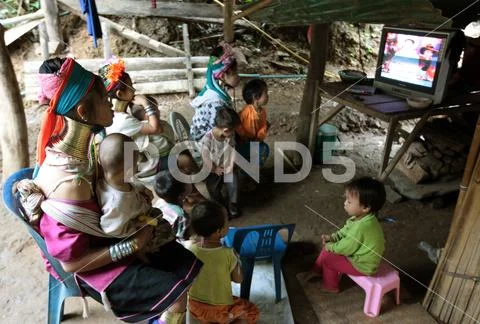 ASIA THAILAND CHIANG MAI WOMEN LONGNECK Stock Photos